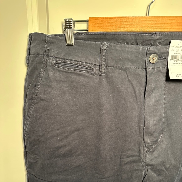 AMERICAN EAGLE OUTFITTERS - Flat Front Navy Flex Slim Khakis, Size 40x30, NWT - Picture 4 of 12